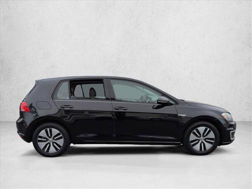 Deep Black Pearl Metallic 2015 Volkswagen e-Golf SEL Premium