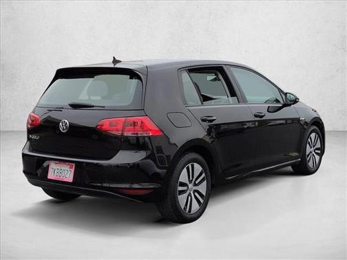 Deep Black Pearl Metallic 2015 Volkswagen e-Golf SEL Premium