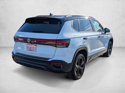 2025 Volkswagen Taos 1.5T SE Black