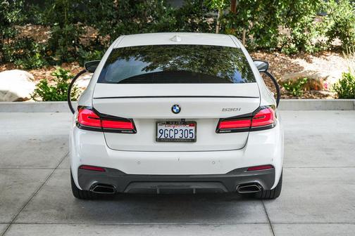 Alpine White 2023 BMW 530 i