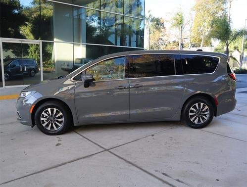 2023 Chrysler Pacifica Hybrid Touring L