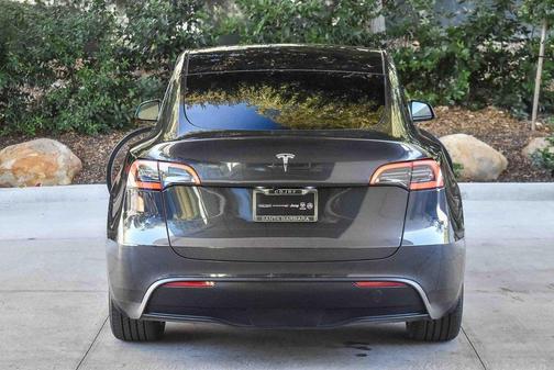 2024 Tesla Model Y Long Range Dual Motor All-Wheel Drive