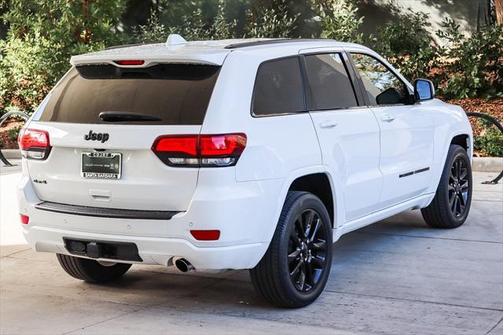 2022 Jeep Grand Cherokee Laredo