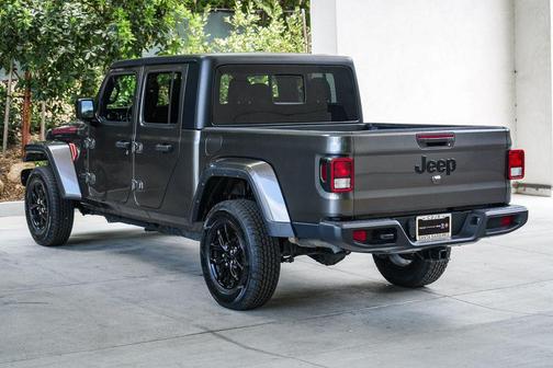 Granite Crystal Metallic Clearcoat 2022 Jeep Gladiator Altitude 4x4
