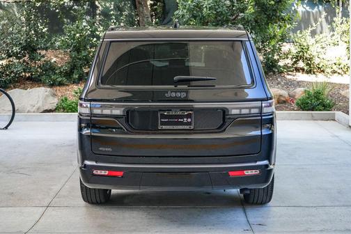 High Gloss Black 2026 Jeep Grand Wagoneer Limited Reserve 4x4