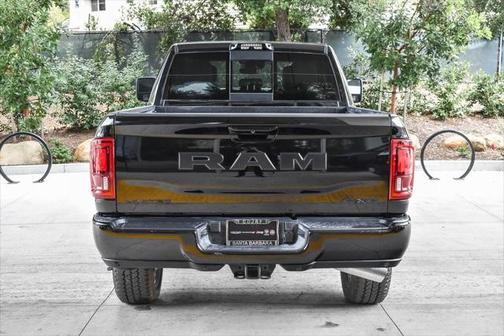 2025 RAM 3500 Limited Crew Cab 4x4 6'4' Box