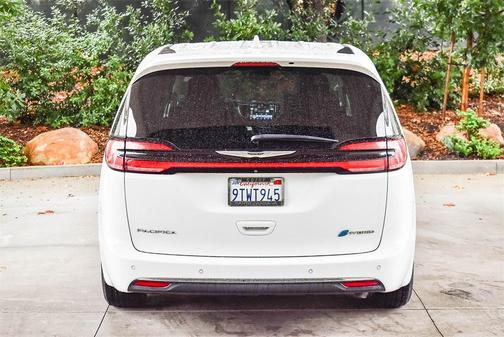 2022 Chrysler Pacifica Hybrid Limited