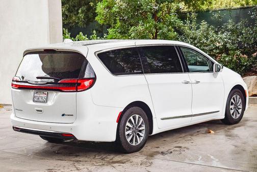 2022 Chrysler Pacifica Hybrid Limited