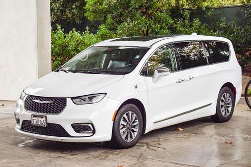 2022 Chrysler Pacifica Hybrid Limited