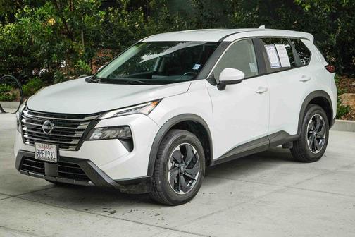Everest White Pearl 2024 Nissan Rogue SV
