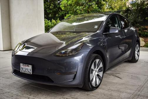 2023 Tesla Model Y Long Range Dual Motor All-Wheel Drive