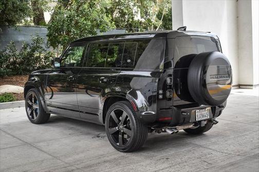 2022 Land Rover Defender 110 V8