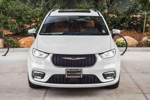 2026 Chrysler Pacifica L