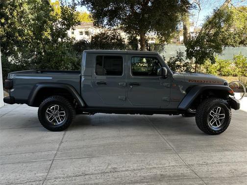 2025 Jeep Gladiator Mojave