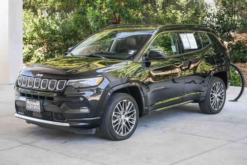 Diamond Black Crystal Pearlcoat 2022 Jeep Compass Limited
