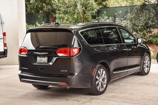 2017 Chrysler Pacifica Limited