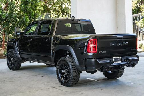 Diamond Black Crystal Pearlcoat 2026 RAM 1500 RHO Crew Cab 4x4 5'7' Box