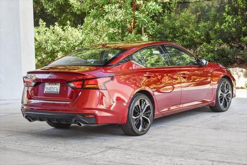 2023 Nissan Altima SR FWD