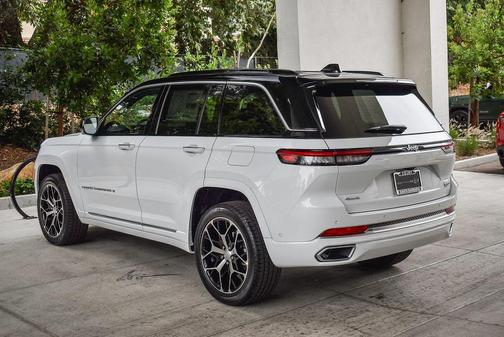 2025 Jeep Grand Cherokee Summit