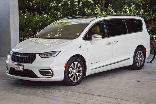 2022 Chrysler Pacifica L