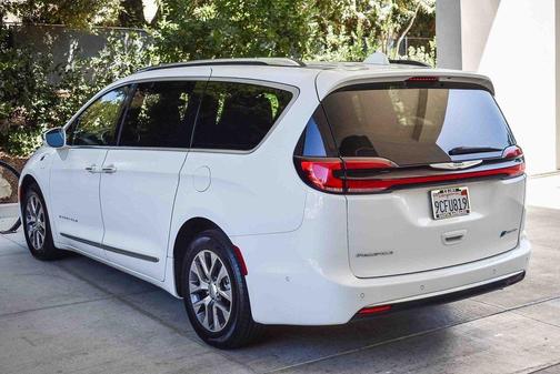 2022 Chrysler Pacifica L