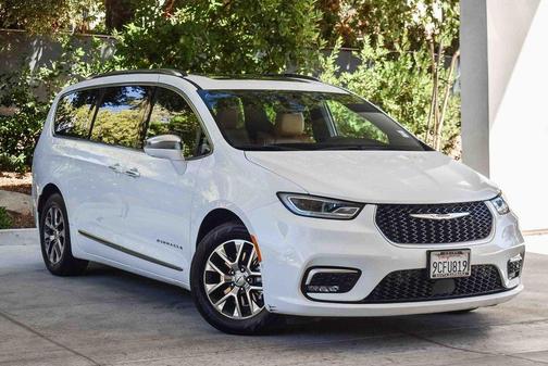 2022 Chrysler Pacifica L