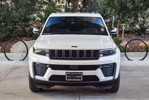 2026 Jeep Grand Cherokee Altitude