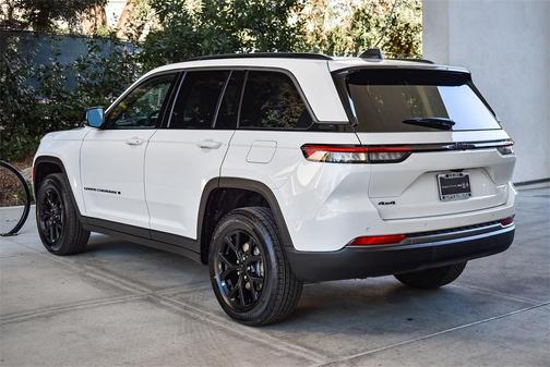2026 Jeep Grand Cherokee Altitude