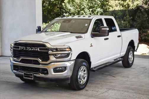 2025 RAM 2500 Tradesman Crew Cab 4x4 6'4' Box