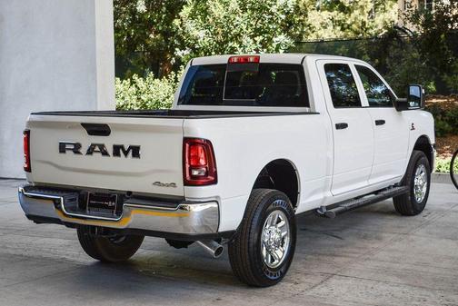 2025 RAM 2500 Tradesman Crew Cab 4x4 6'4' Box