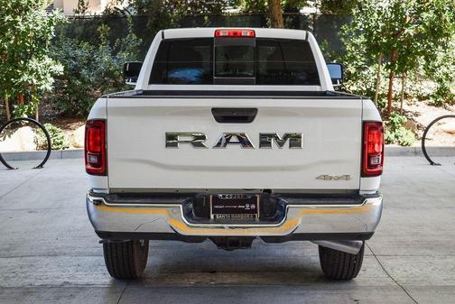 2025 RAM 2500 Tradesman Crew Cab 4x4 6'4' Box