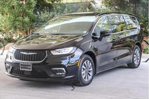 2025 Chrysler Pacifica Hybrid Select