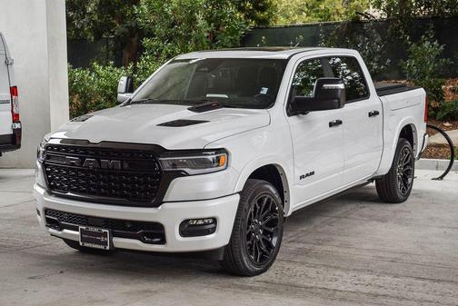 Ivory White Tri-Coat Pearlcoat 2025 RAM 1500 Limited