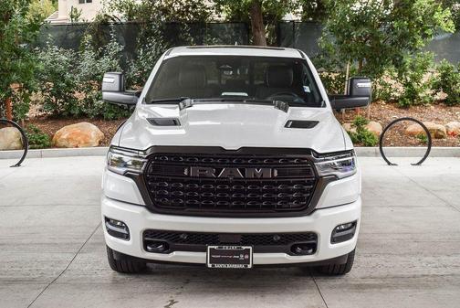 Ivory White Tri-Coat Pearlcoat 2025 RAM 1500 Limited