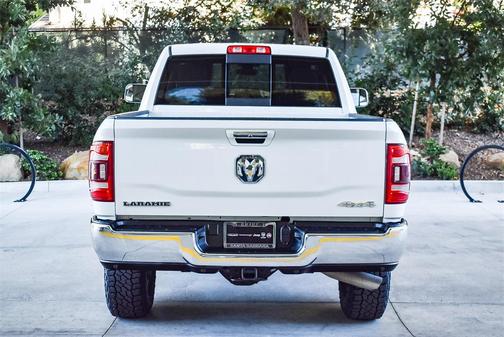 2021 RAM 2500 Laramie Crew Cab 4x4 6'4' Box