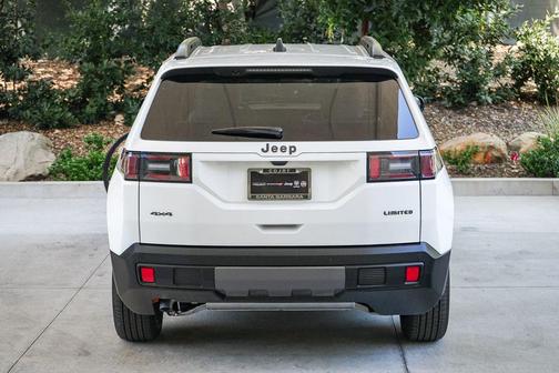 Bright White Clearcoat 2026 Jeep Cherokee Limited