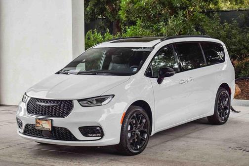 2026 Chrysler Pacifica Limited