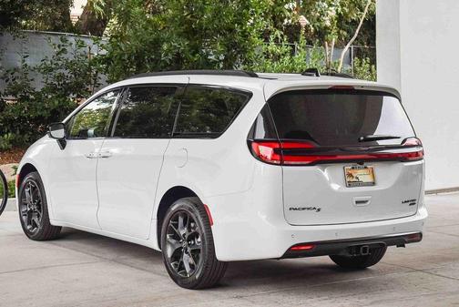 2026 Chrysler Pacifica Limited