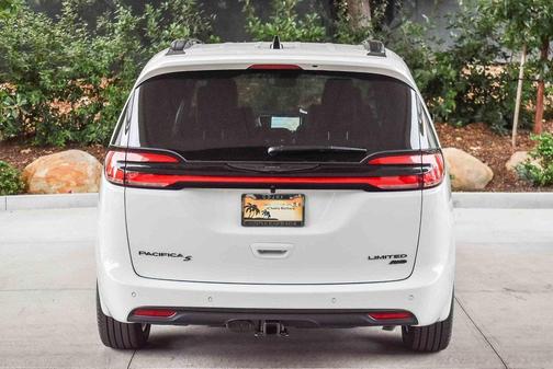 2026 Chrysler Pacifica Limited