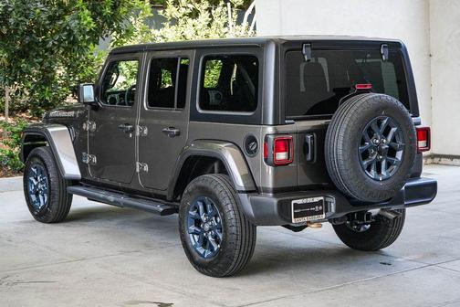 Granite Crystal Metallic Clearcoat 2026 Jeep Wrangler Sport