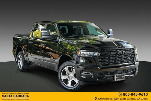 Diamond Black Crystal Pearlcoat 2026 RAM 1500 Express
