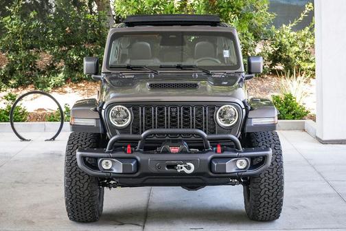 Granite Crystal Metallic Clearcoat 2026 Jeep Wrangler Rubicon