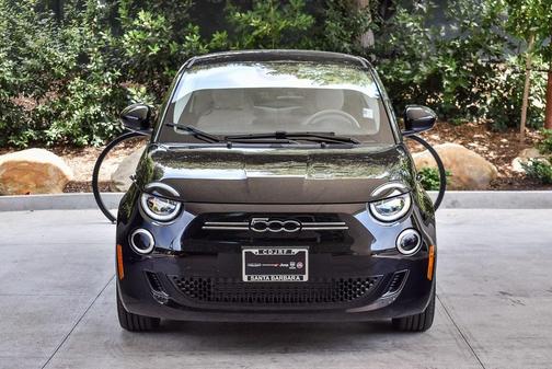 2025 FIAT 500e Giorgio Armani FWD