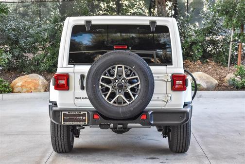 2026 Jeep Wrangler 4-Door Sahara 4x4