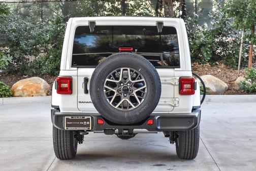 2026 Jeep Wrangler 4-Door Sahara 4x4