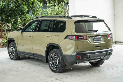 '41 2026 Jeep Cherokee Laredo
