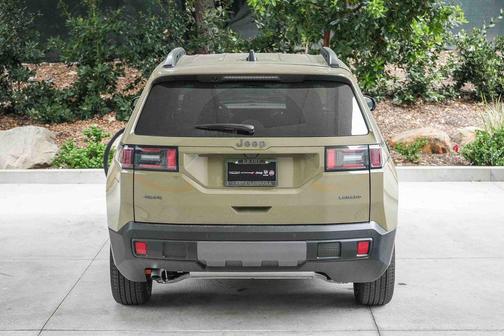 '41 2026 Jeep Cherokee Laredo