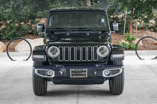Black Clearcoat 2026 Jeep Wrangler 4-Door Sahara 4x4