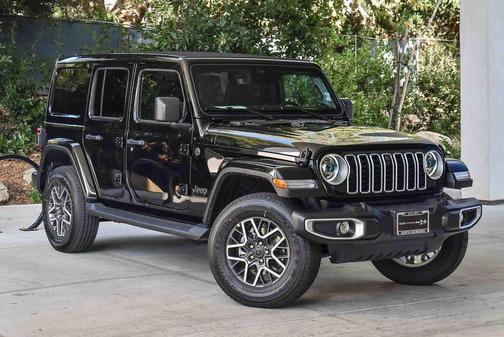 2026 Jeep Wrangler 4-Door Sahara 4x4