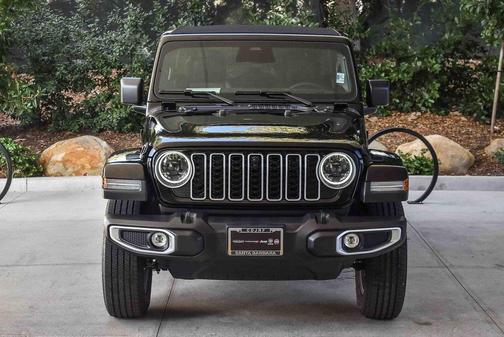 2026 Jeep Wrangler 4-Door Sahara 4x4